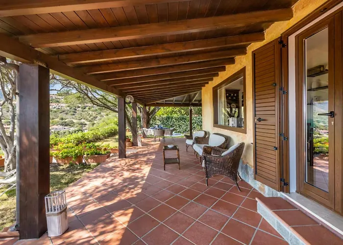 Brezza Di Geremeas, Walk To The Nyaraló Quartu SantʼElena