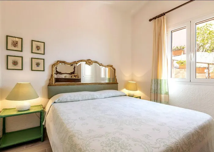 度假居 Brezza Di Geremeas, Walk To The *